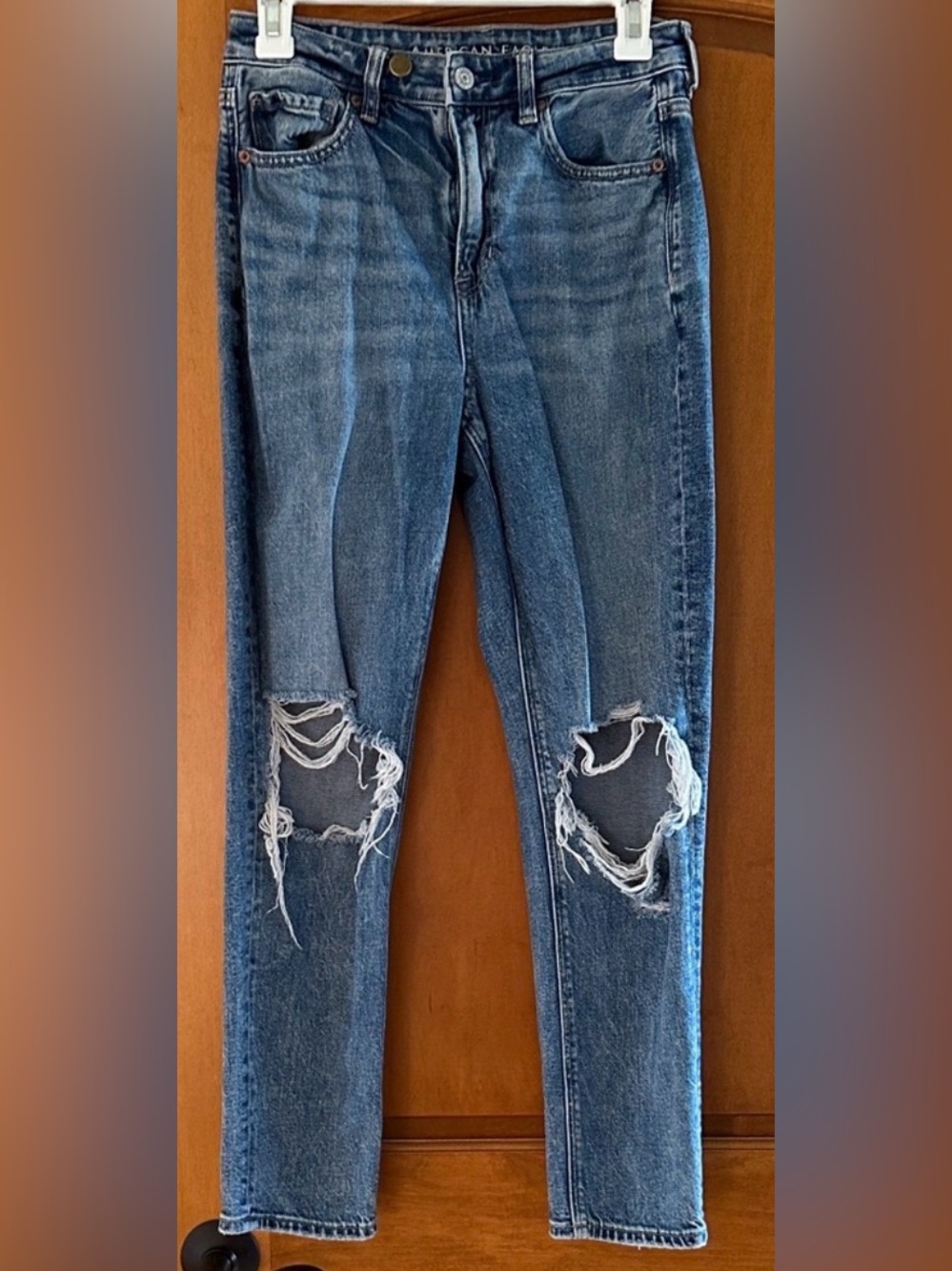 American Eagle Strigid Mom Jean Ripped Distressed 4R